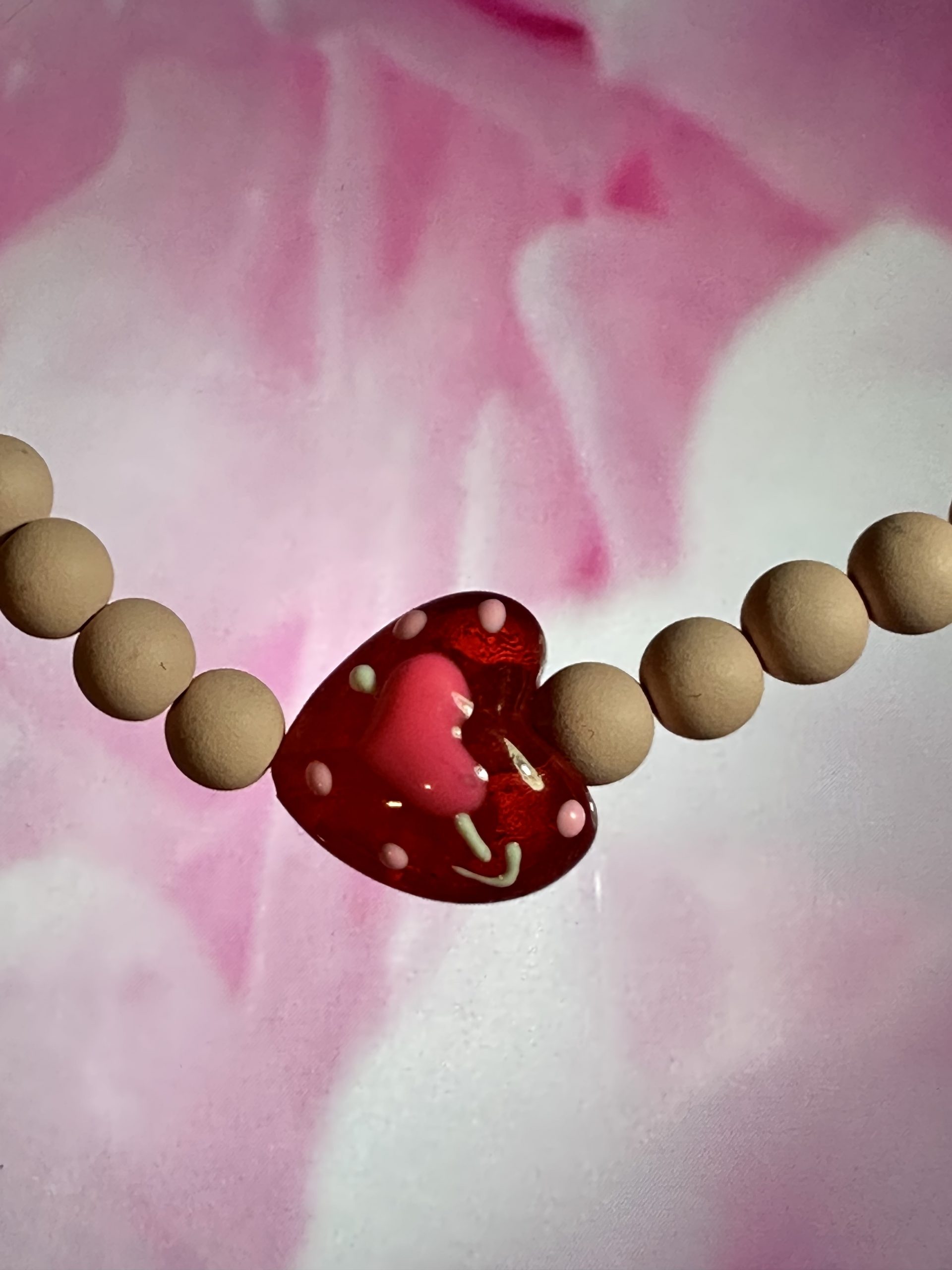 Collar mujer perlas rosa y abalorio central corazón en cristal de murano - Tábano Store